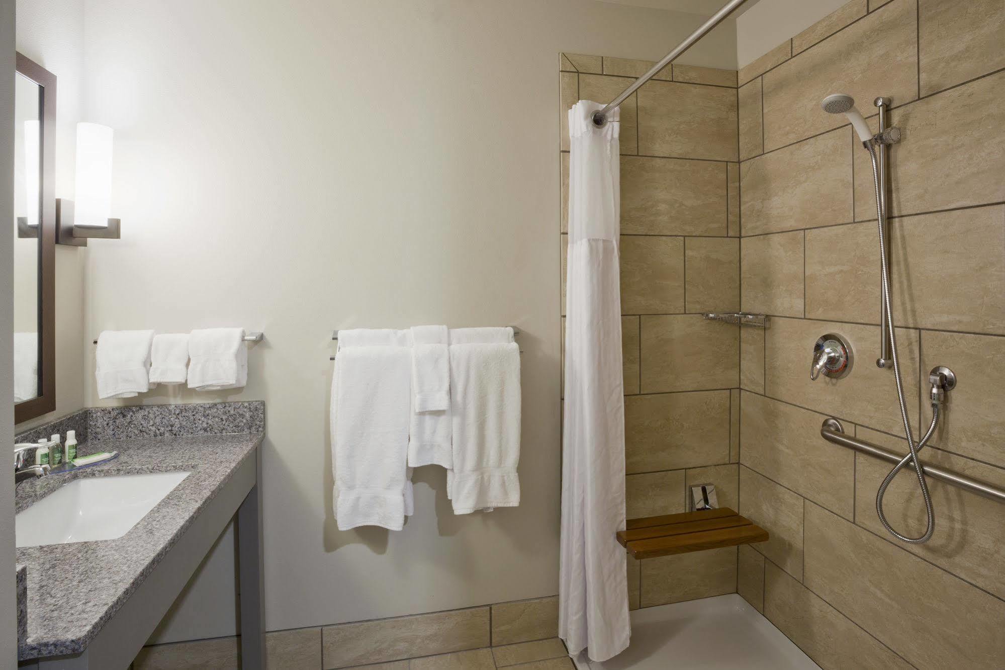 Grandstay Hotel & Suites Valley City Ngoại thất bức ảnh
